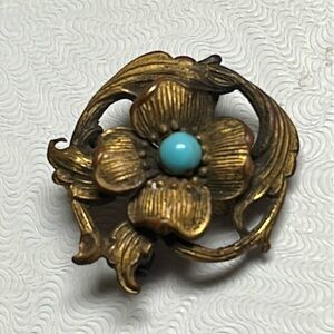 Very Nice Vintage Turquoise Resin Center Dogwood Flower Copper Brooch/Pin